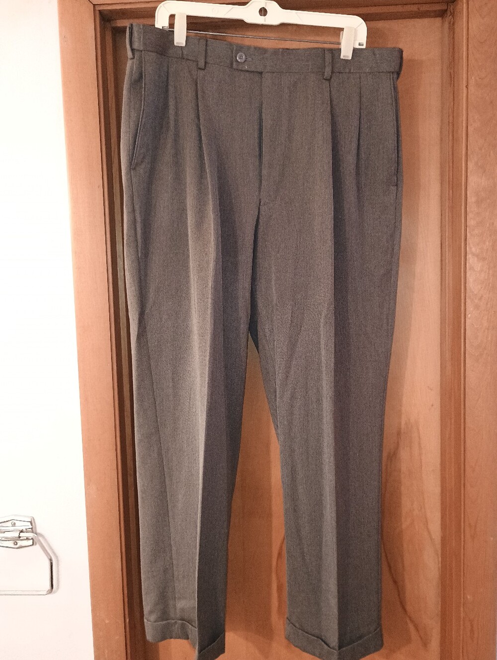 Louis Raphael Classic Men's Gray Dress Pants Hidden Extender 37 in Pleated Cuffs